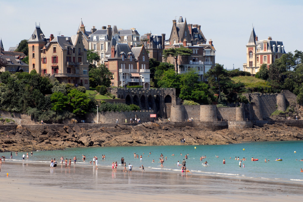 The,Beach,Of,The,Ecluse,In,Dinard,In,Brittany