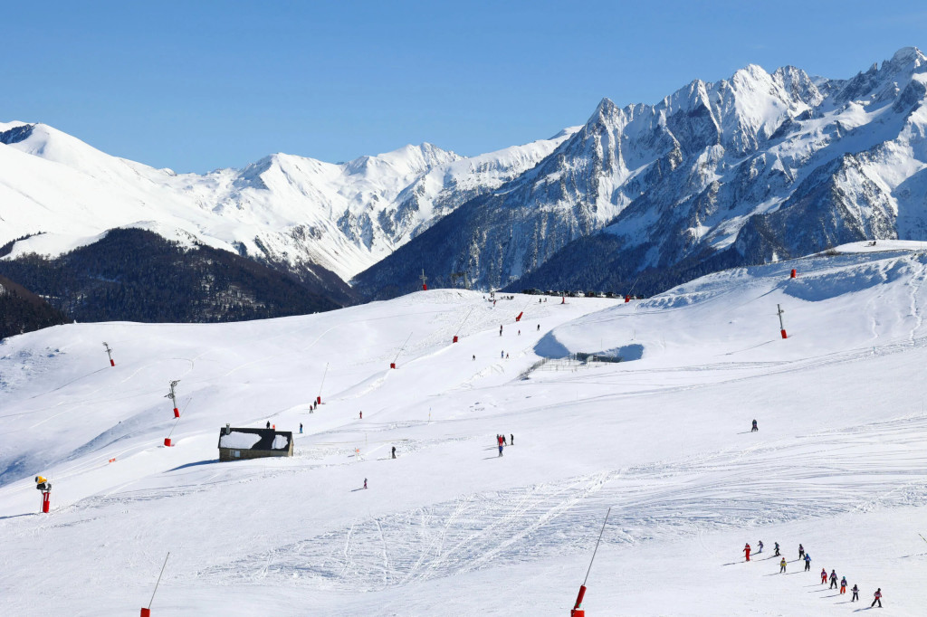 Superbagneres-tehous_soleil_panorama©hgmontagne-scaled